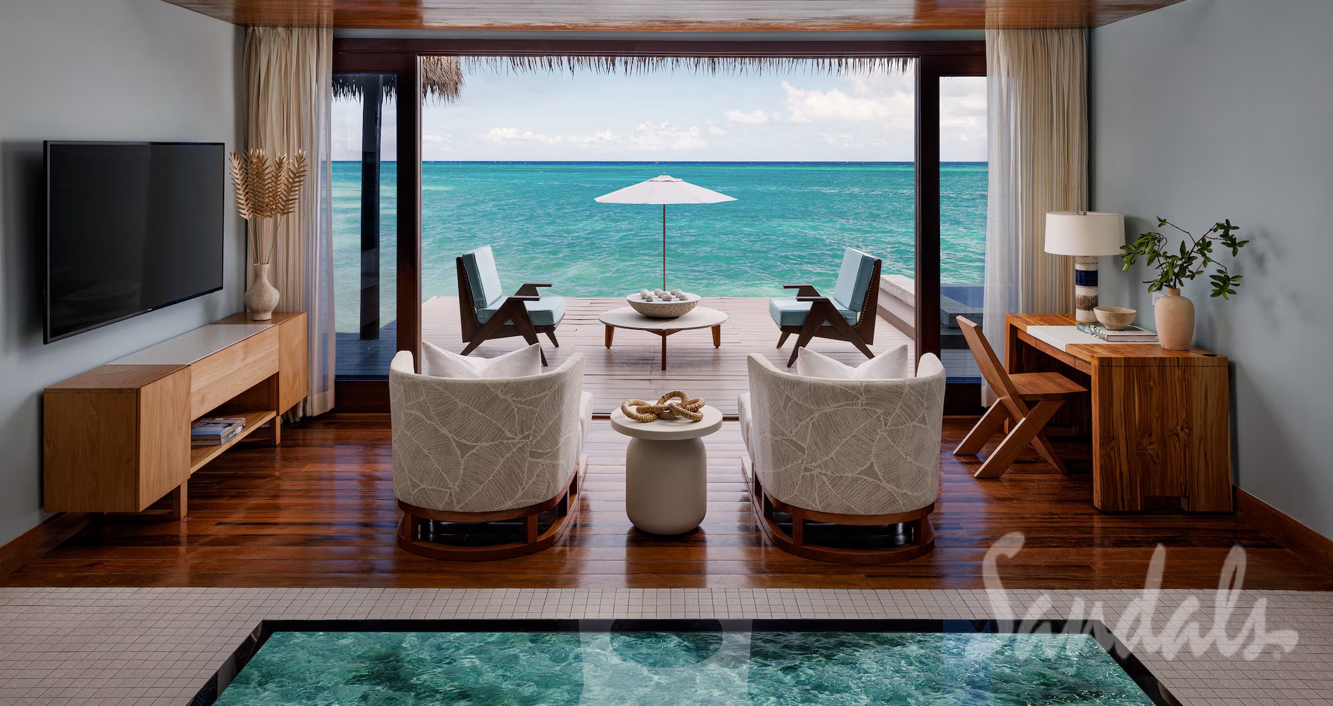Overwater Bungalows vs. Rondoval Suites